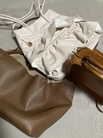 백 묶음으로 3개 판매
