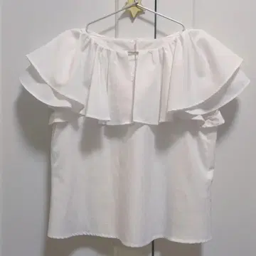 앙데팡당 화이트 프릴 숄더 블라우스 셔츠