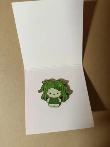 모키티 핀 배지 보아오노리