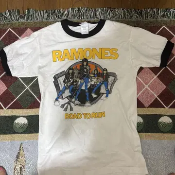 라몬즈 밴 T 링거 T 90s