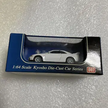 쿄쇼 1:64 니산 스카이라인 GTR (BCNR33)
