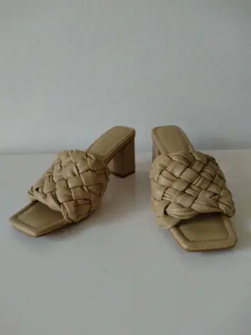 RANDA 베이지 샌들 M 사이즈