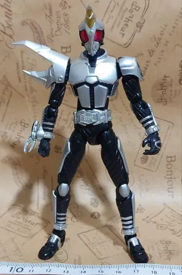 가면라이더 헤라쿠스 카부토 S.H. Figuarts 피규아트