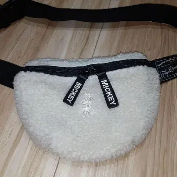 매일 할인! 미키 바디 백 사코슈