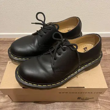 닥터 마틴 3홀 UK5 24.0cm