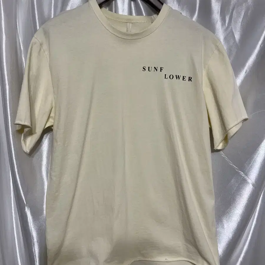 【SundayOffClub】 Boobs Print Hand Distressed T-shirt Boobs Print Hand Distressed T-shirt - Steel Blue - SUNDAYOFFCLUB