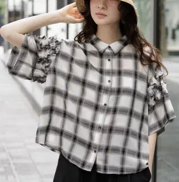 니코앤드 시어 옴브 체크 프릴 셔츠