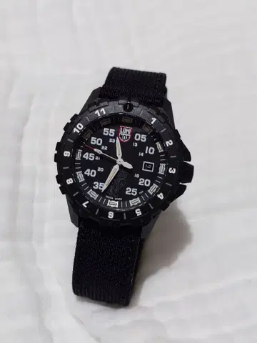 Luminox 블랙 아날로그 시계 스컹크 웍스
