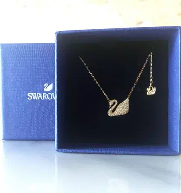 거의 새상품 SWAROVSKI Swan 목걸이 스와로브스키