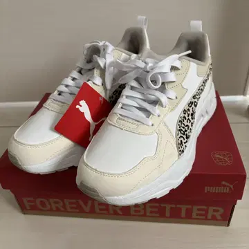 새상품 PUMA 트리니티 라이트 애니멀 스니커즈 24cm