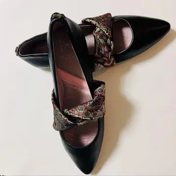 BUTTERFLY TWISTS 플랫슈즈 블랙 새상품 레어 리본 포함