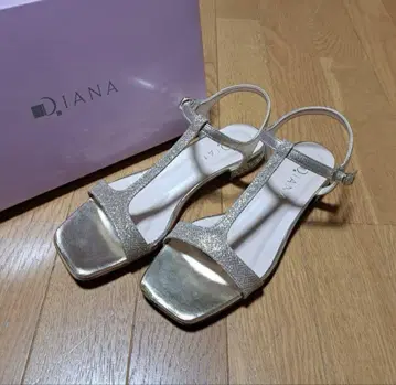 다이애나 골드 글리터 T자 샌들