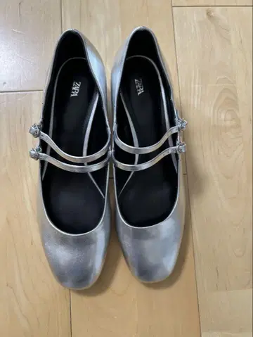 자라 실버 멜리 제인 펌프스 4cm 힐