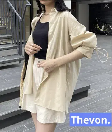 Thevon 백 드로스트 7분 소매 브로드 셔츠 베이지