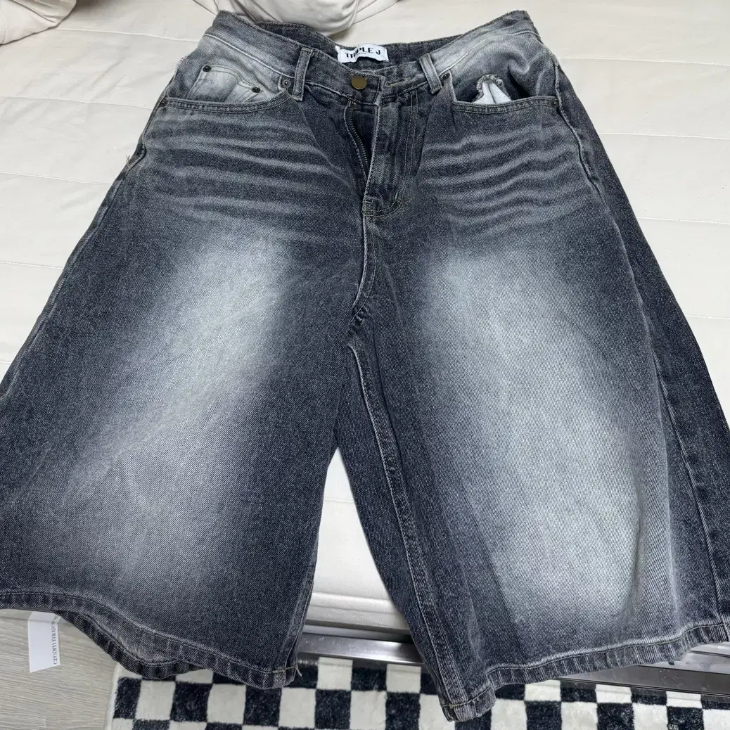 【SATIIIZ】Bard Button Bermuda Pants Bottoms | BARDEST