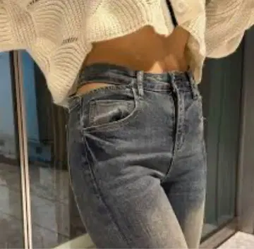emmy 사이드 컷 플레어 실루엣 데님