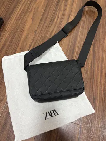 자라 블랙 숄더백 퀼팅