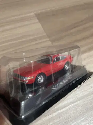 Ferrari 365 GTB4 "Daytona" 미니카