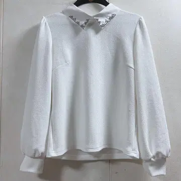 컨디션 최상 비쥬가 달린 화이트 셔츠 디자인 티셔츠