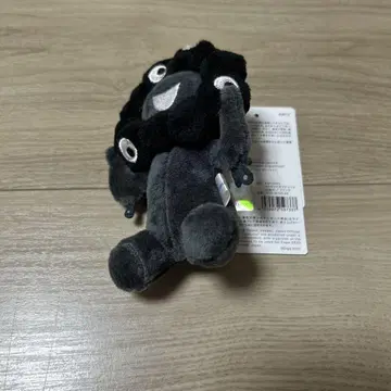 블랙 얏쿠얏쿠 카라비너가 달린 마스코트(앉은 자세) 봉제 인형