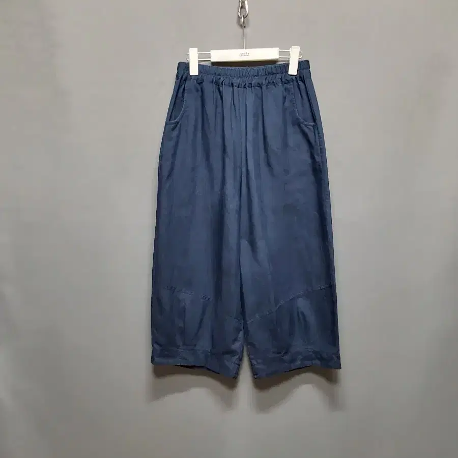 Dot corduroy wide-banded pants Black Koiseio Hug Your Skin