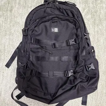 New Era 블랙 백팩