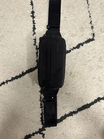 incase 바디백 사이드 파우치