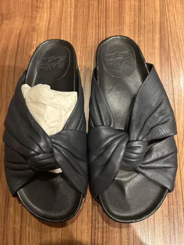 신 존 가죽 샌들