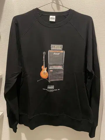 오아시스 30주년 특별전 한정판 맨투맨 guitar 블랙 L사이즈