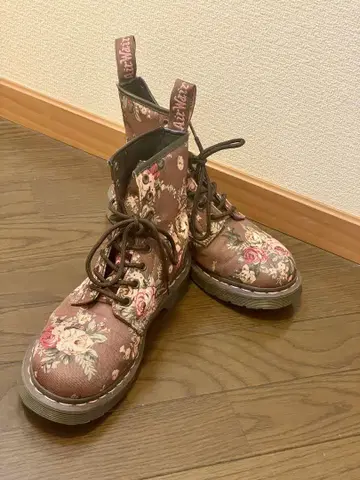 Dr. Martens 브라운 꽃무늬 부츠