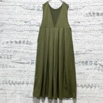 아르마 디자인  깔끔한 트윌 V넥 플레어 원피스  카키  M  4893