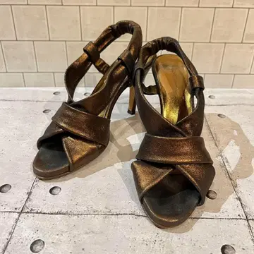 DKNY 브론즈 샌들 이탈리아제 크로스 스트랩 골드 24cm