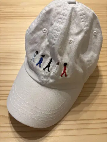 화이트 자수 캡