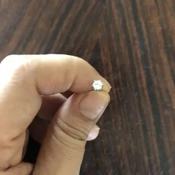 플라티나 싱글 볼 다이아몬드 귀걸이 0.213ct (한쪽 귀용)