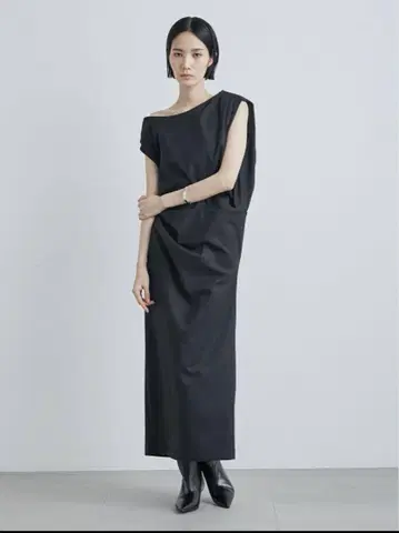 miesrohe 드레이프 홈스펀 컷 원피스