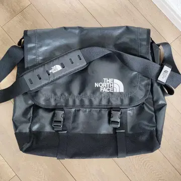 THE NORTH FACE 블랙 숄더백