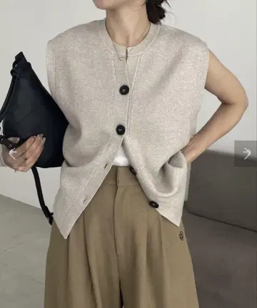 카프리슐레 마쥬 라메 BOX 베스트 베이지 아이보리