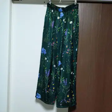 TICCA (티카) 25SS 새틴 와이드 팬츠