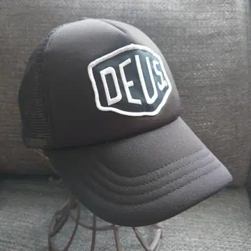 새상품급 DEUS EX MACHINA 블랙 메쉬 트래커 캡