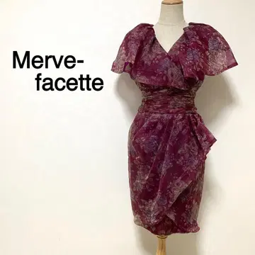 Merve-facette 와인 레드 컬러 장미 패턴 시어 드레스
