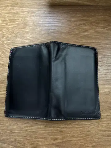 가죽 두겹 패스 케이스 블랙 폴스미스