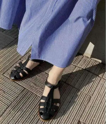 ARTESANOS 아르테사노스 그루카 샌들 가죽 블랙