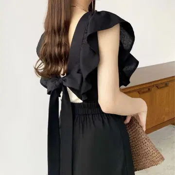택 포함 새상품 카라우 티어 백 리본 프릴 올인원 블랙