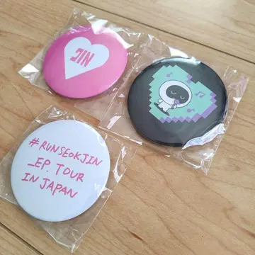 BTS JIN 회장에서만 판매되는 캡슐 토이 가챠 캔 배지