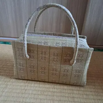베이지 기모노 가방