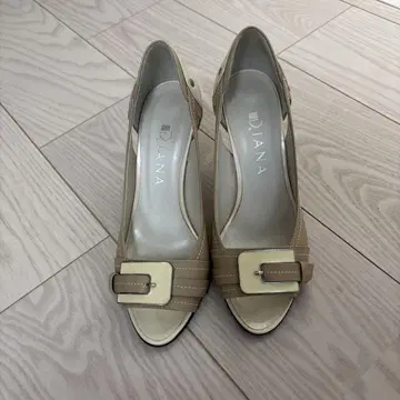DIANA 베이지 하이힐
