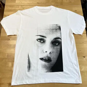Kristin Stewart 크리스틴 스튜어트 화이트 티셔츠