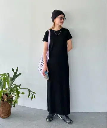 feepur [TALL/2T 사이즈 있음] 컷 리브 하프 슬리브 원피스