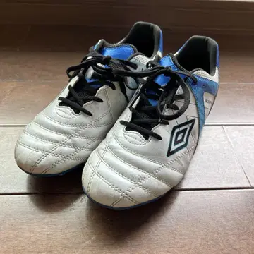 엄브로 축구 스파이크 24cm
