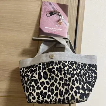 에르베샤 펠리에 팬서 블랑 701